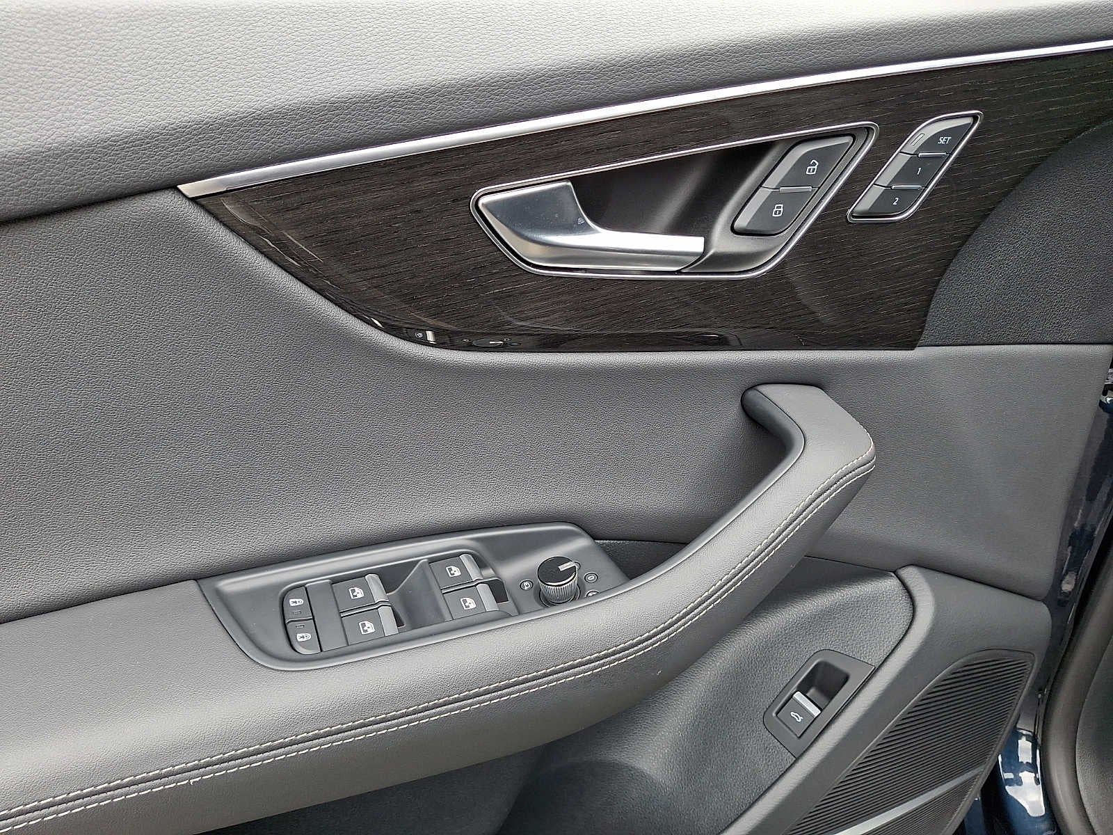 2025 Audi Q8 Premium Plus 55 TFSI quattro