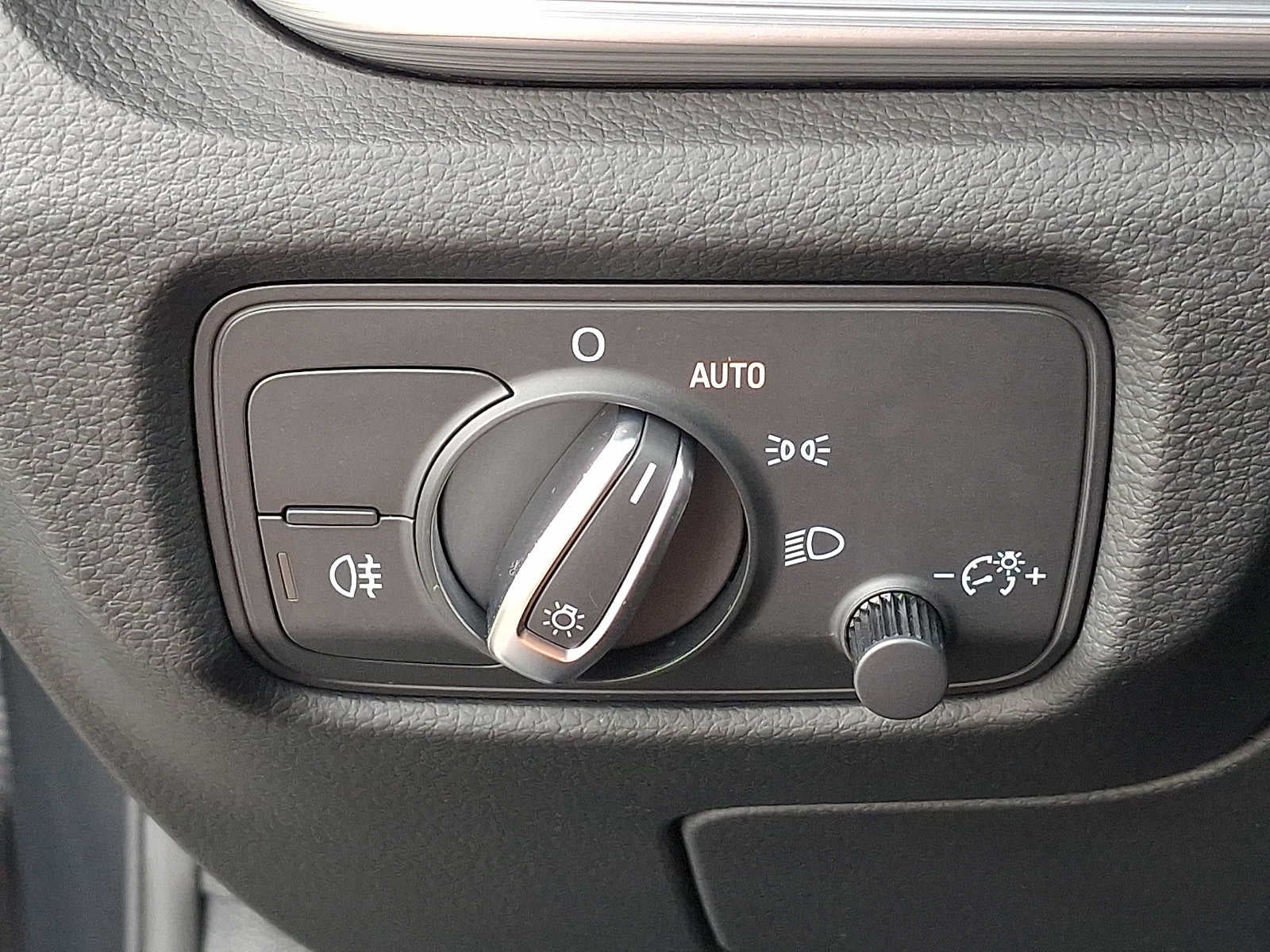2015 Audi A3 4dr Sdn quattro 2.0T Premium Plus