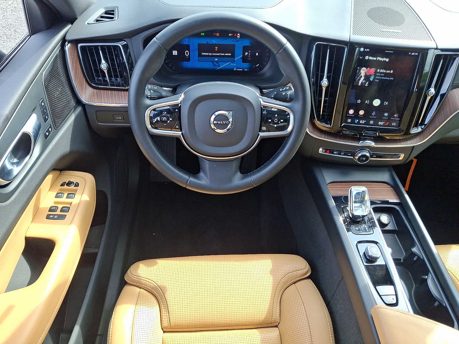 2023 Volvo XC60 B6 AWD Ultimate Dark Theme