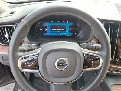 2023 Volvo XC60 B6 AWD Ultimate Dark Theme