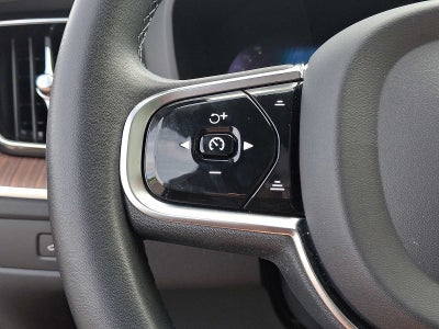 2023 Volvo XC60 B6 AWD Ultimate Dark Theme