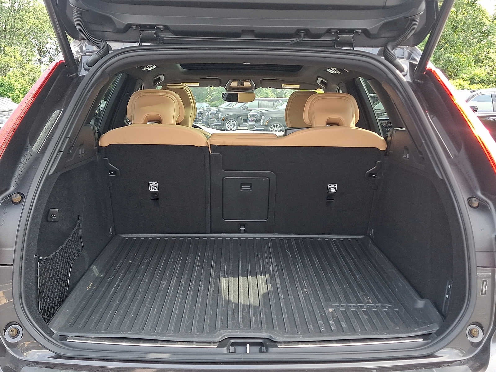 2023 Volvo XC60 B6 AWD Ultimate Dark Theme