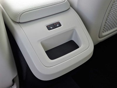 2022 Volvo XC60 B5 AWD Momentum