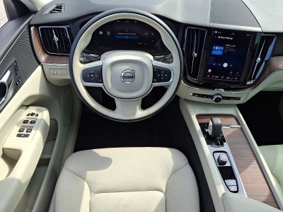 2022 Volvo XC60 B5 AWD Momentum