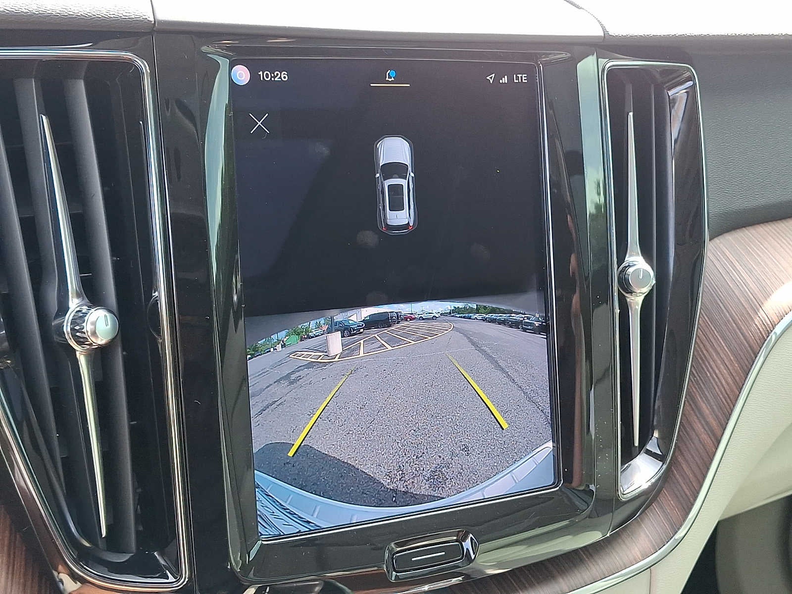 2022 Volvo XC60 B5 AWD Momentum