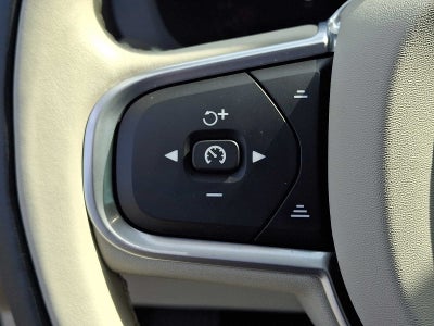2022 Volvo XC60 B5 AWD Momentum