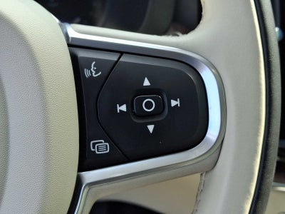 2022 Volvo XC60 B5 AWD Momentum