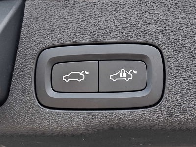 2022 Volvo XC60 B5 AWD Momentum