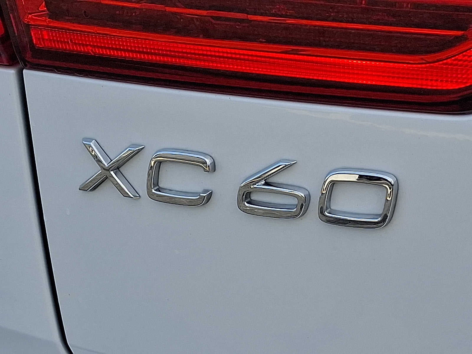 2022 Volvo XC60 B5 AWD Momentum