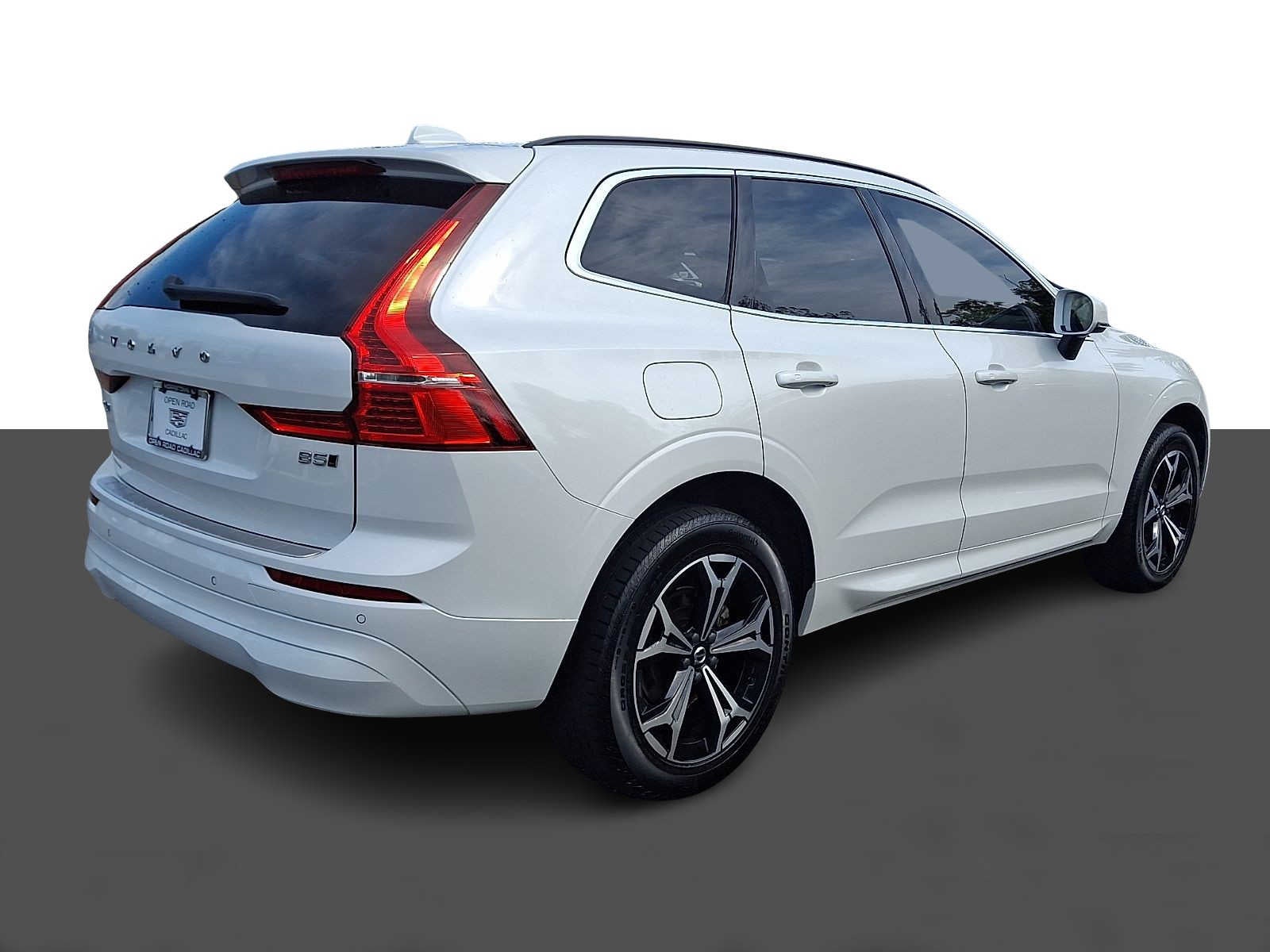 2022 Volvo XC60 B5 AWD Momentum