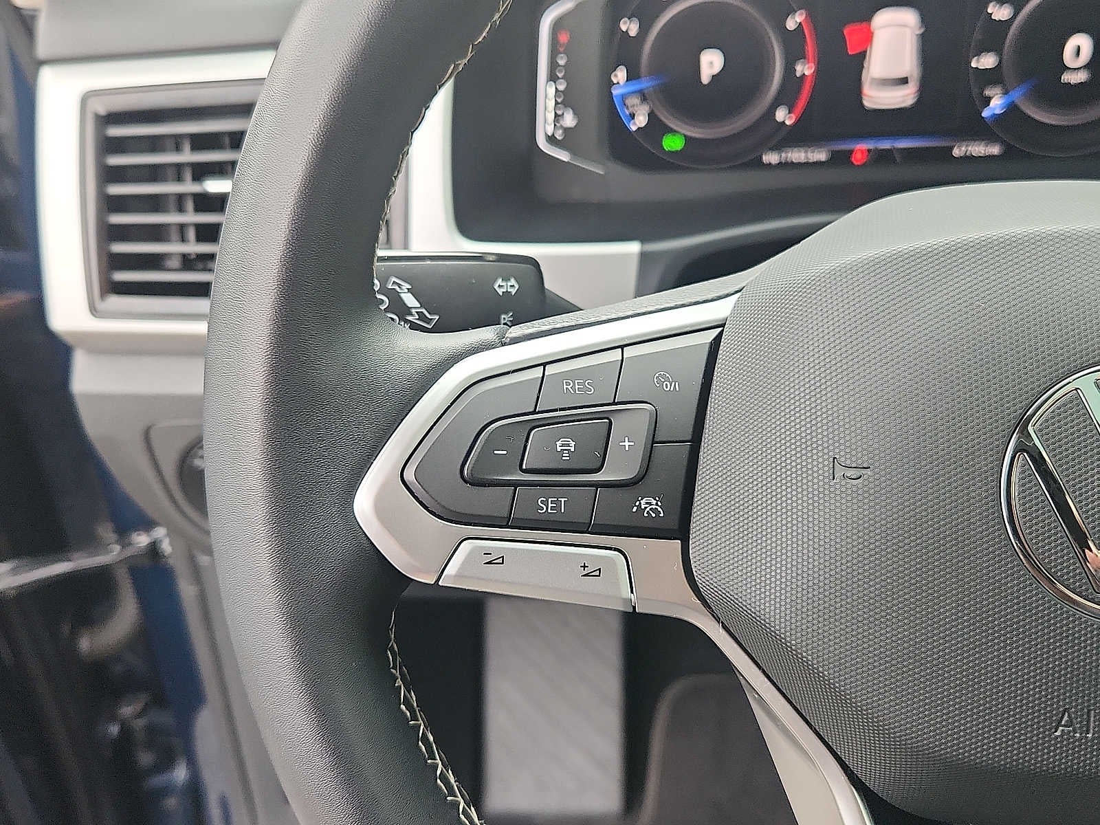 2023 Volkswagen Atlas 2.0T SEL