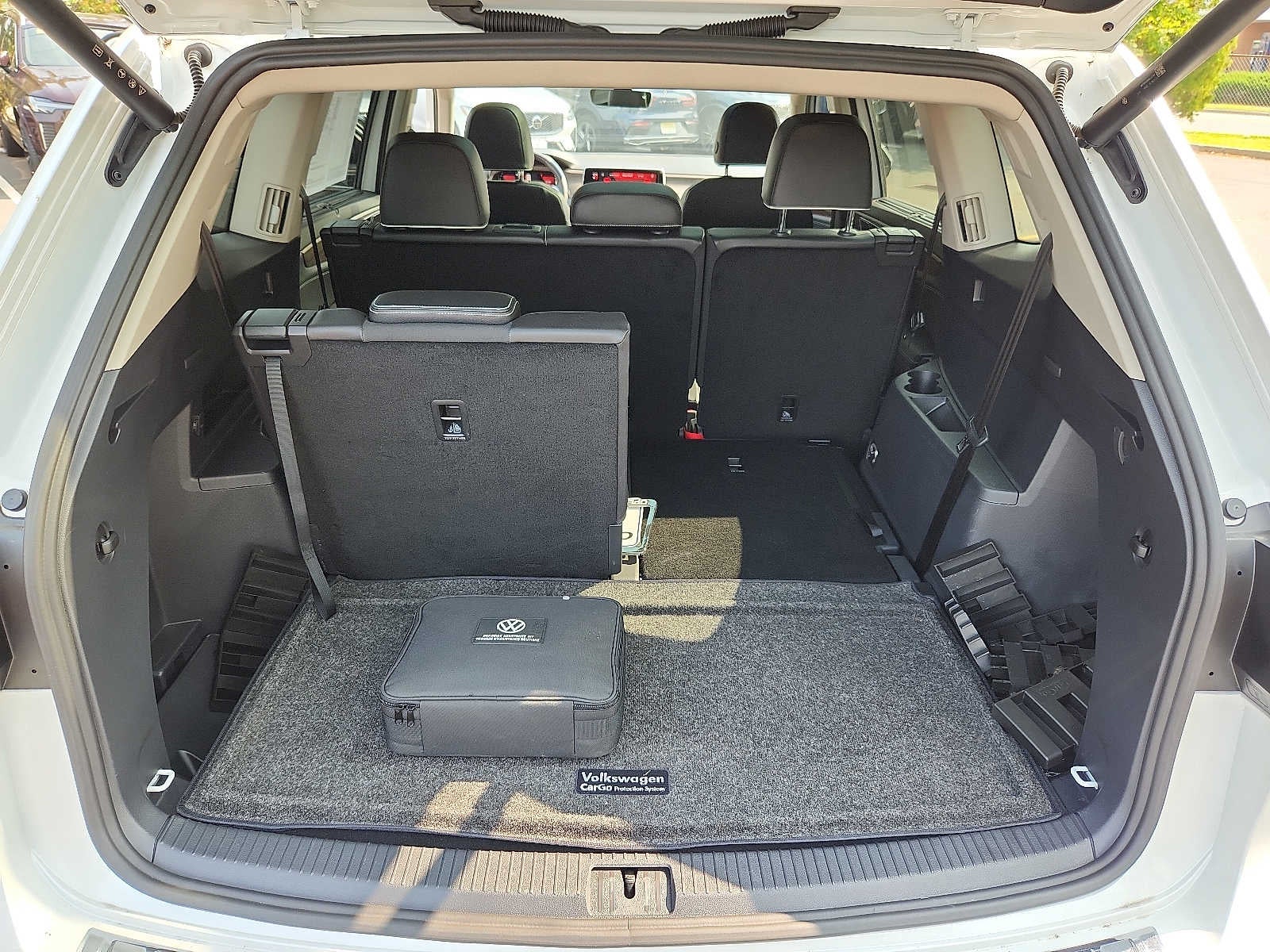 2024 Volkswagen Atlas 2.0T SEL Premium R-Line