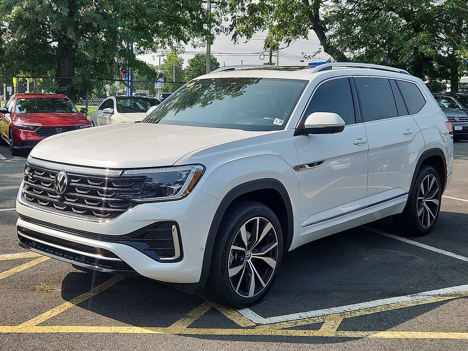 2024 Volkswagen Atlas 2.0T SEL Premium R-Line