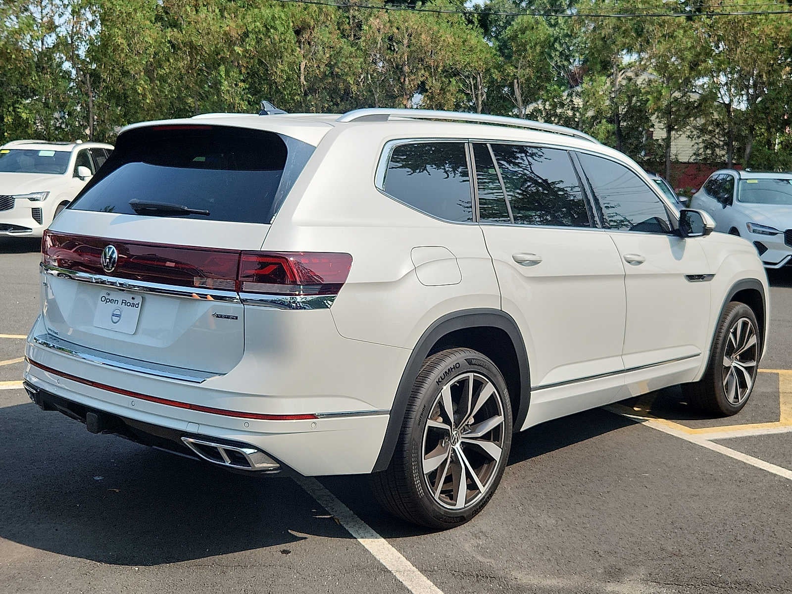 2024 Volkswagen Atlas 2.0T SEL Premium R-Line