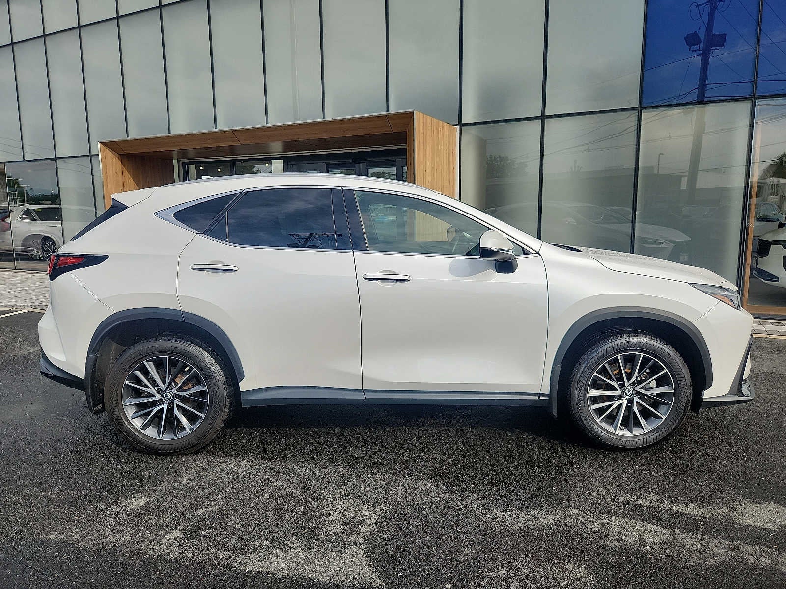 2022 Lexus NX 350h 