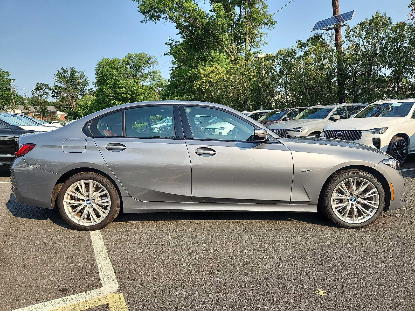 2023 BMW 330e xDrive 330e xDrive