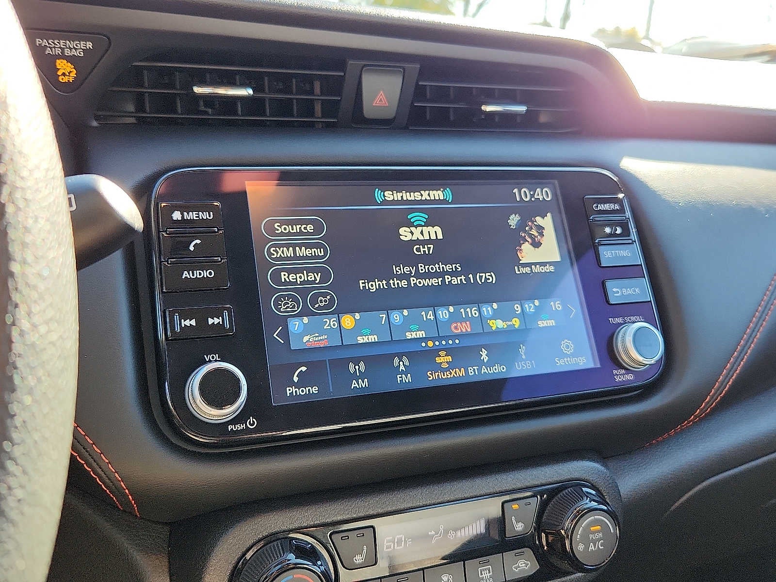 2023 Nissan Kicks SR