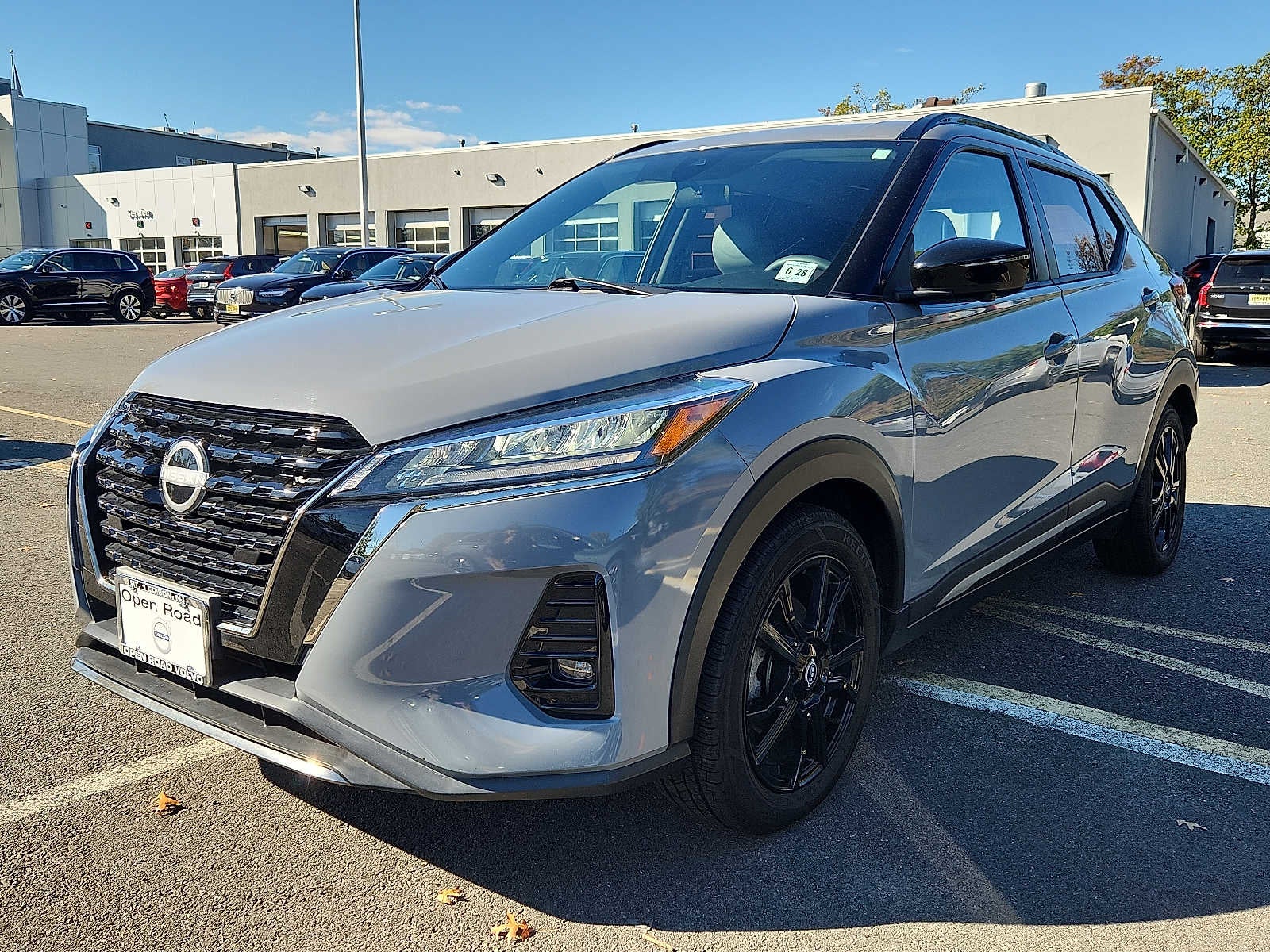 2023 Nissan Kicks SR