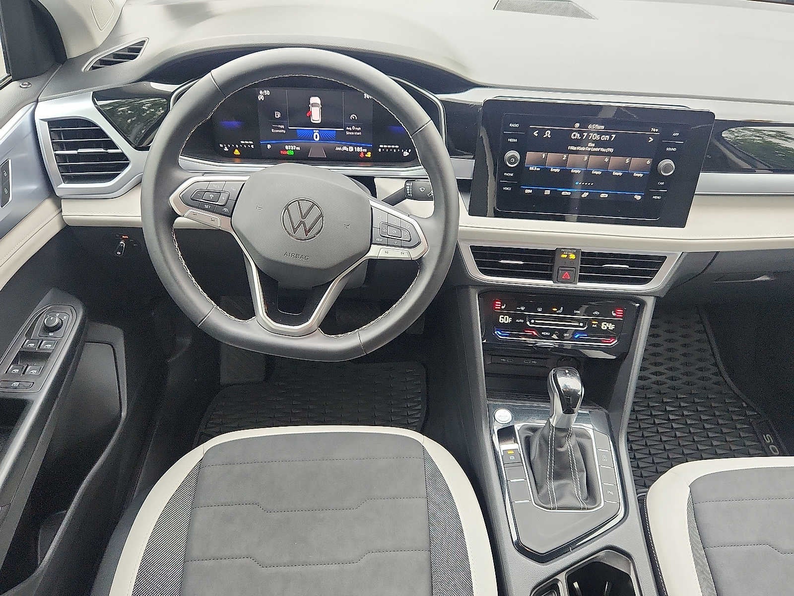2025 Volkswagen Taos SE