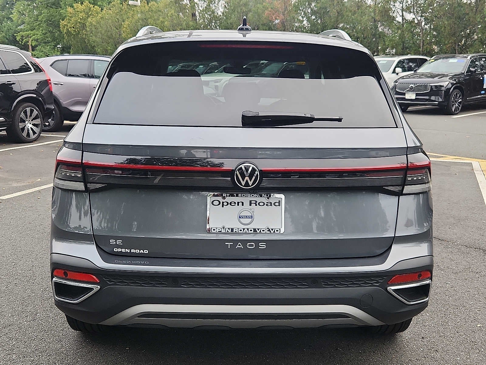2025 Volkswagen Taos SE