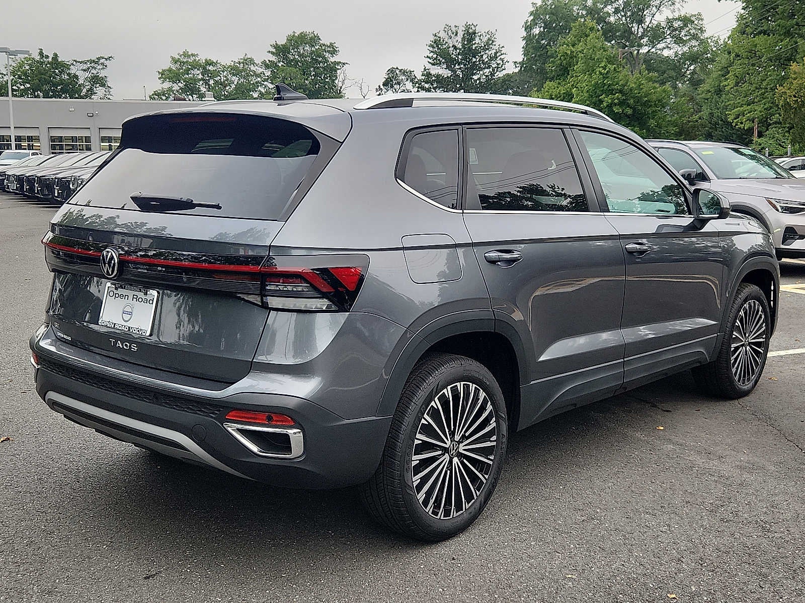 2025 Volkswagen Taos SE