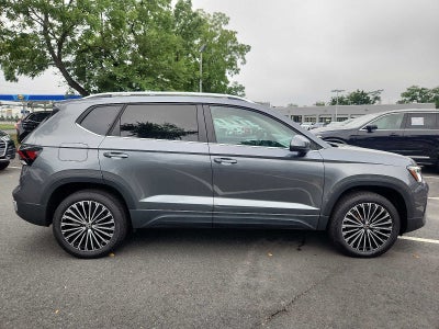 2025 Volkswagen Taos SE
