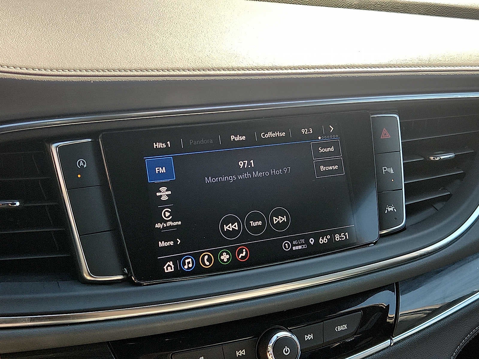 2023 Buick Enclave Essence