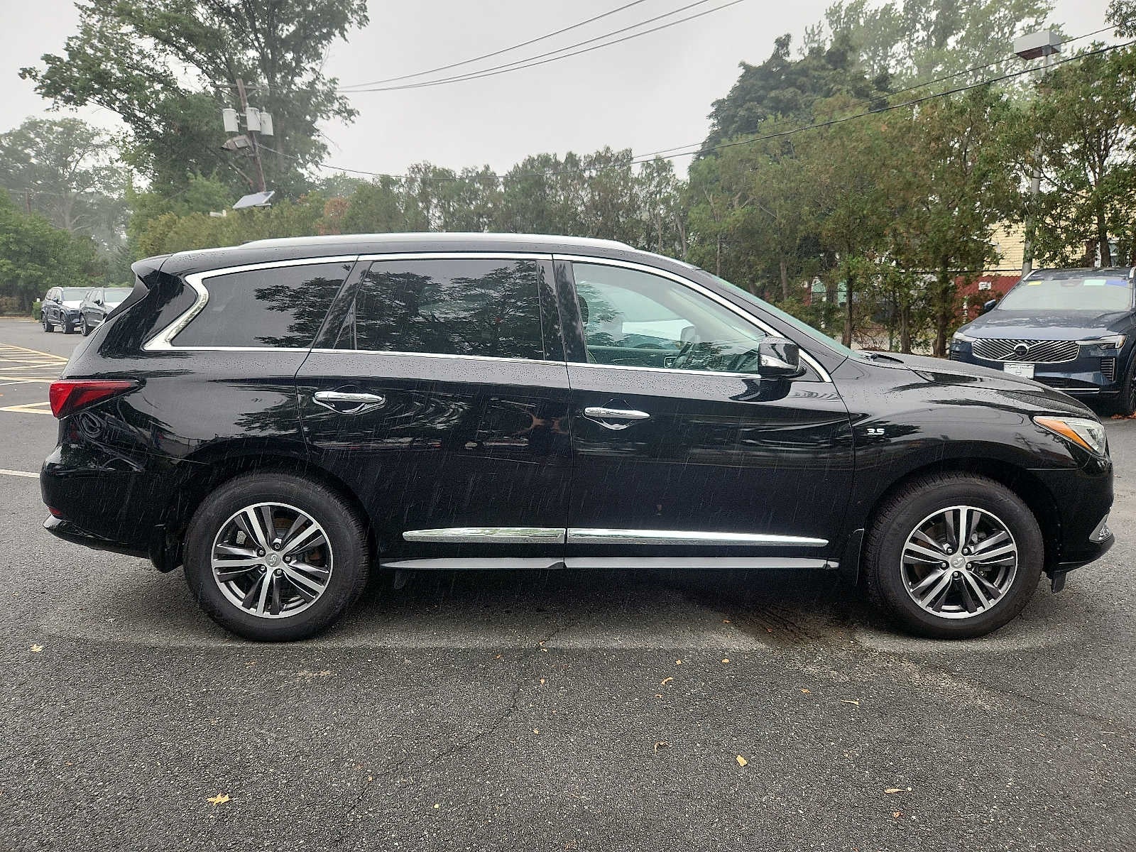 2019 INFINITI QX60 LUXE