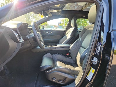 2024 Volvo S60 Recharge Plug-In Hybrid Plus Black Edition