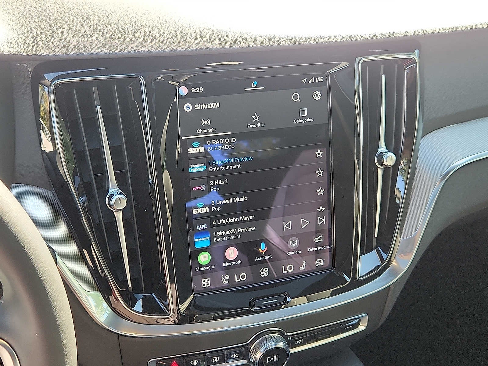 2024 Volvo S60 Recharge Plug-In Hybrid Plus Black Edition