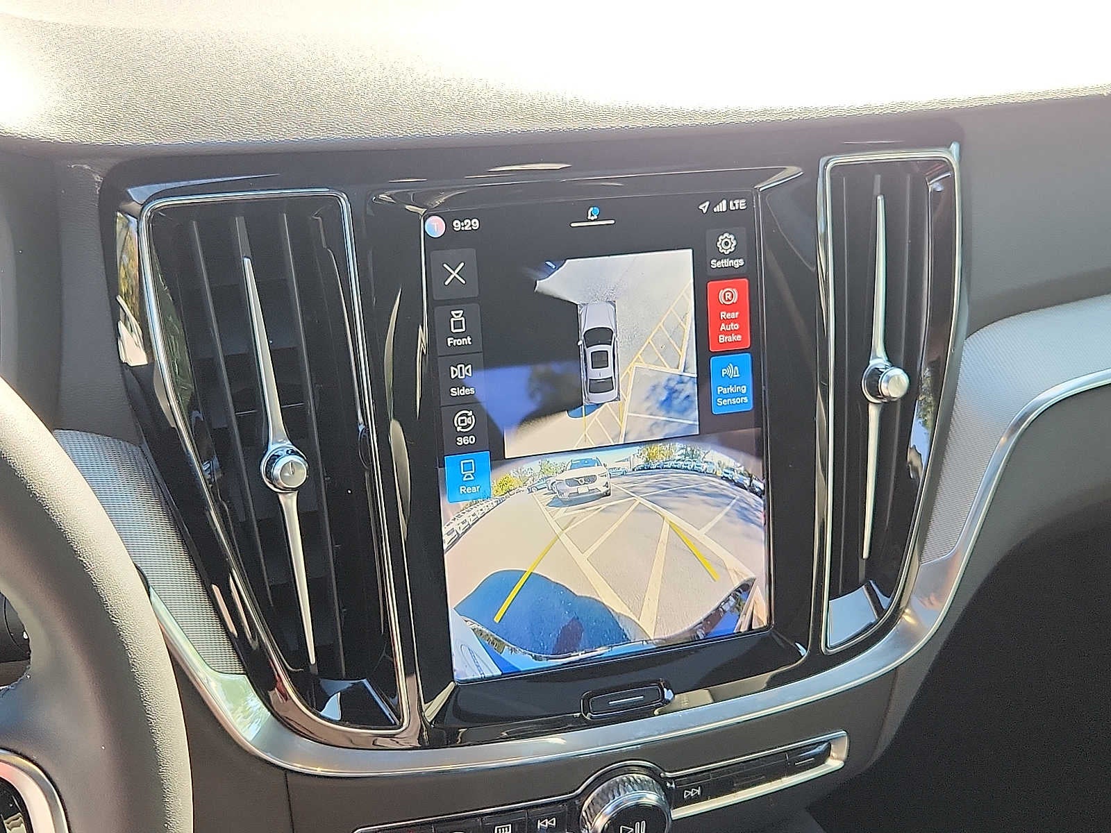 2024 Volvo S60 Recharge Plug-In Hybrid Plus Black Edition