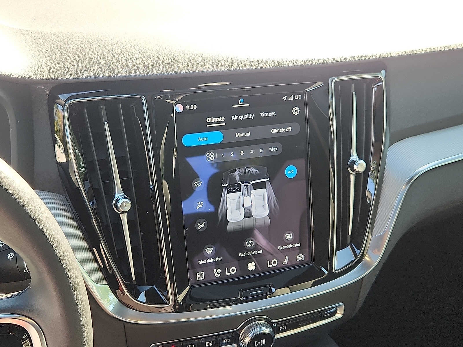 2024 Volvo S60 Recharge Plug-In Hybrid Plus Black Edition