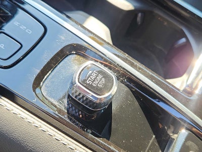2024 Volvo S60 Recharge Plug-In Hybrid Plus Black Edition