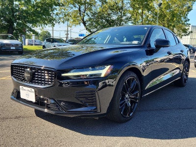2024 Volvo S60 Recharge Plug-In Hybrid Plus Black Edition