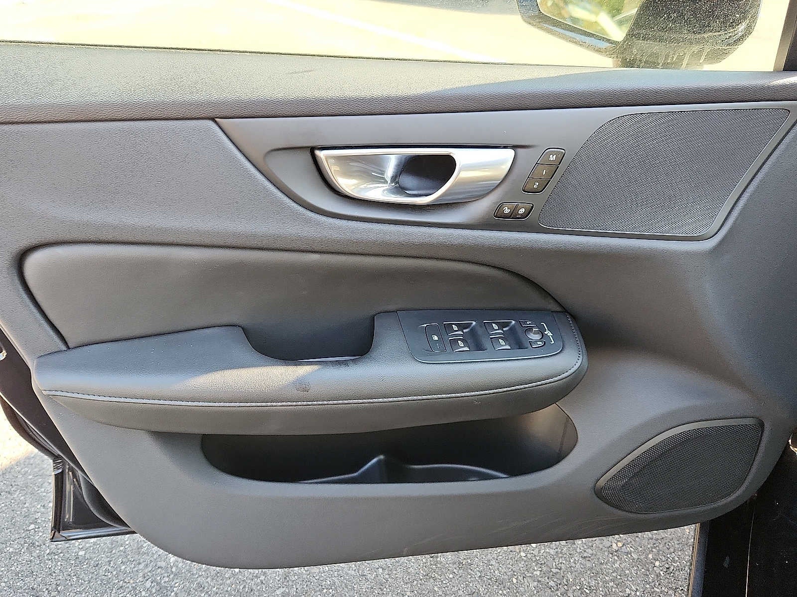 2024 Volvo S60 Core Dark Theme