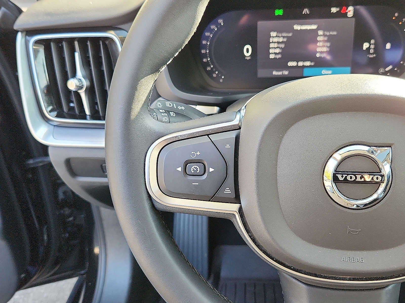 2024 Volvo S60 Core Dark Theme