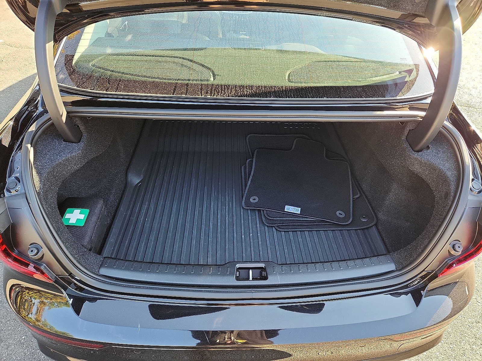2024 Volvo S60 Core Dark Theme