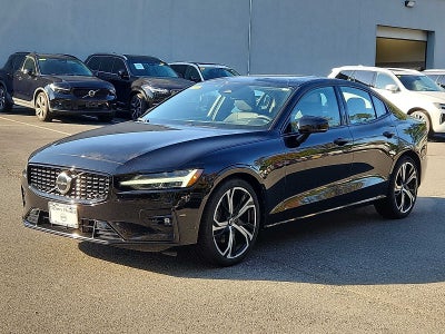 2024 Volvo S60 Core Dark Theme