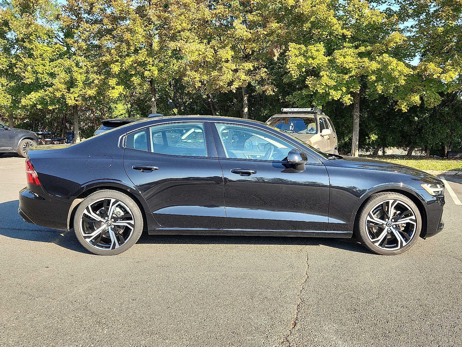 2024 Volvo S60 Core Dark Theme