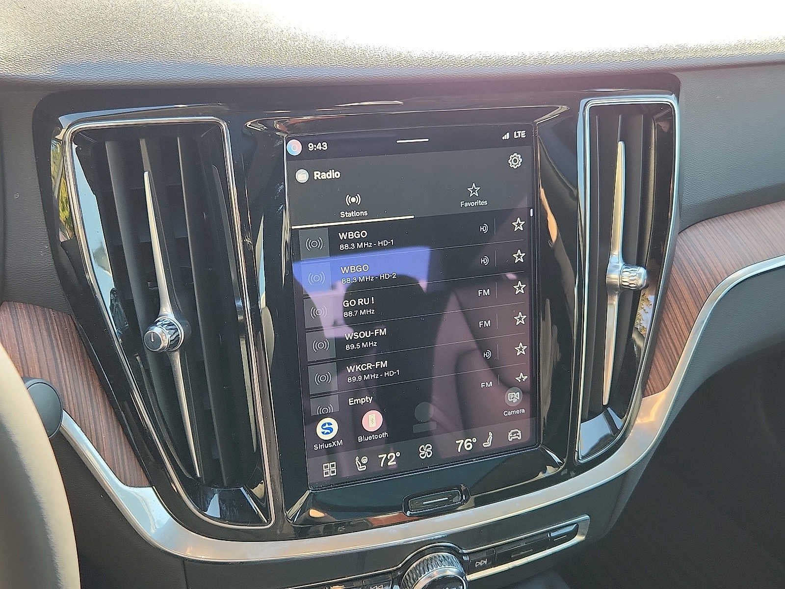2024 Volvo S60 Plus Dark Theme