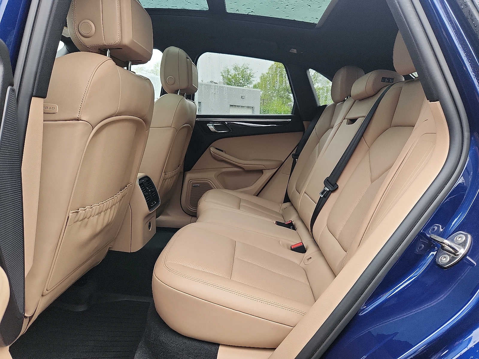 2023 Porsche Macan Base