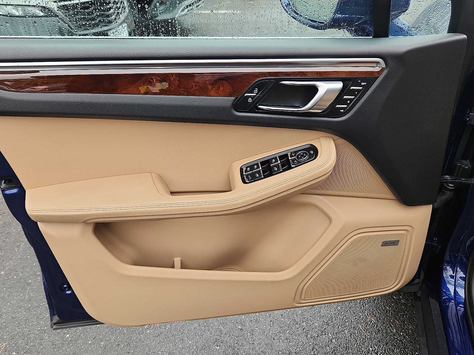2023 Porsche Macan Base