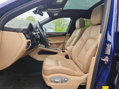 2023 Porsche Macan Base