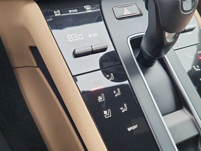 2023 Porsche Macan Base