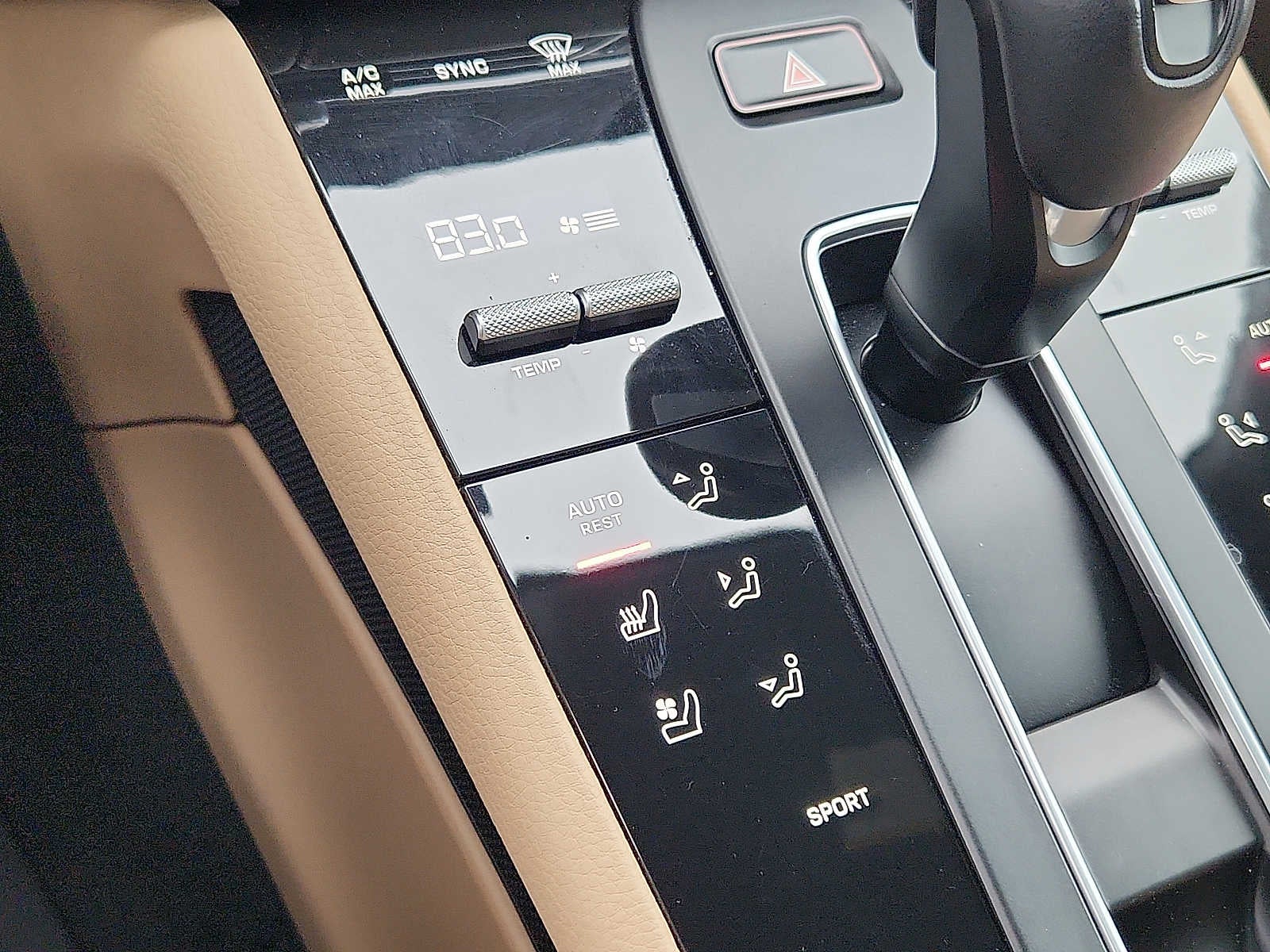 2023 Porsche Macan Base