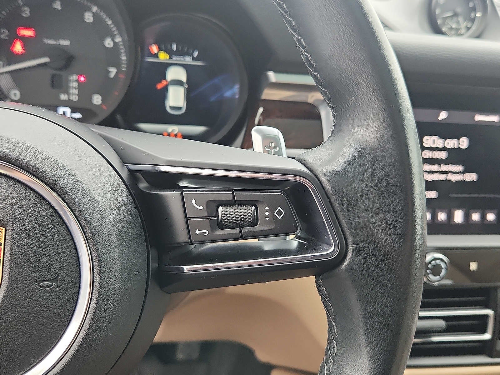 2023 Porsche Macan Base