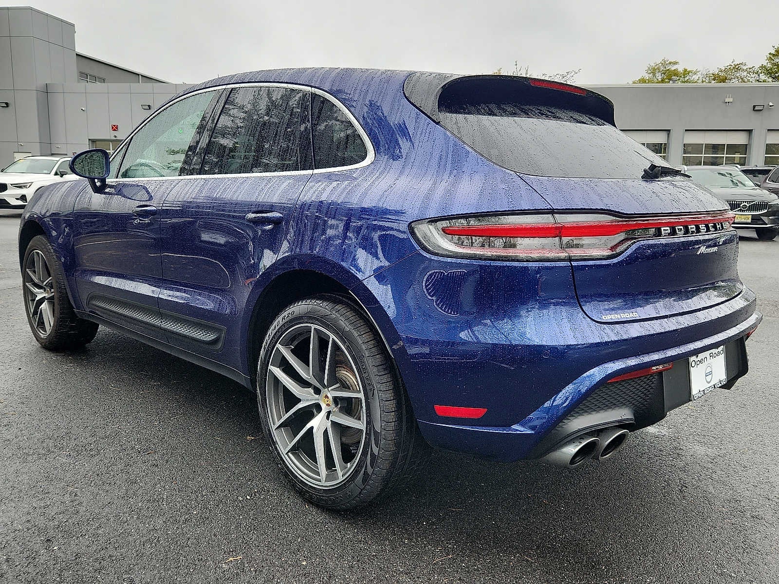 2023 Porsche Macan Base