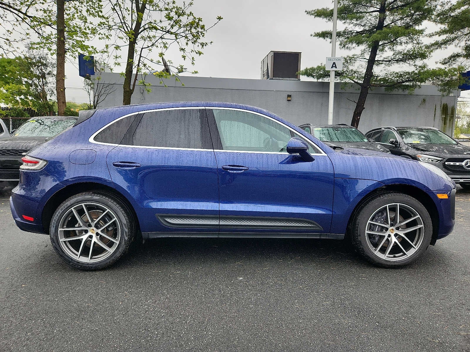 2023 Porsche Macan Base