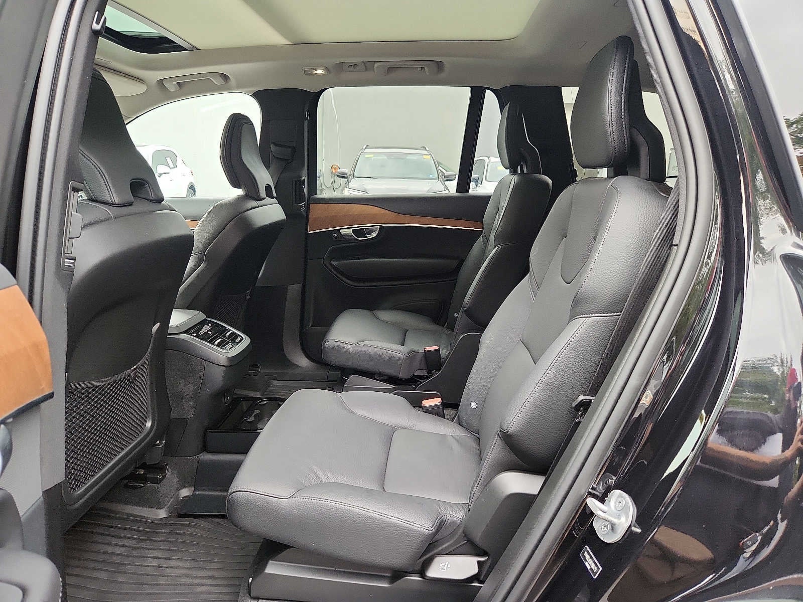 2024 Volvo XC90 Plus Bright Theme
