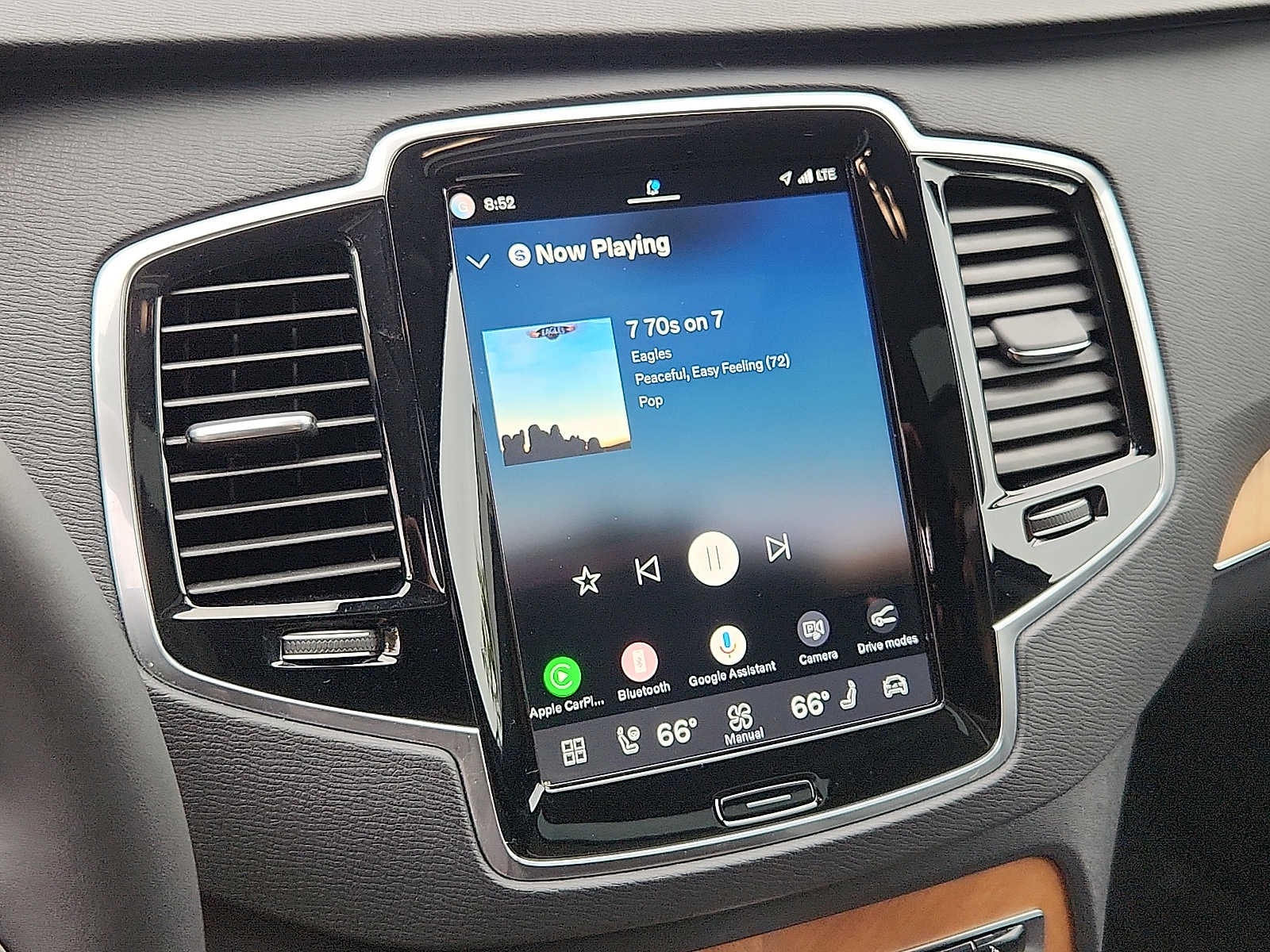 2024 Volvo XC90 Plus Bright Theme